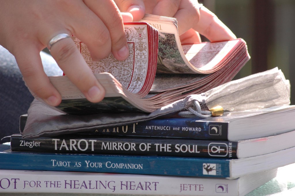 1986 Tarot book Class