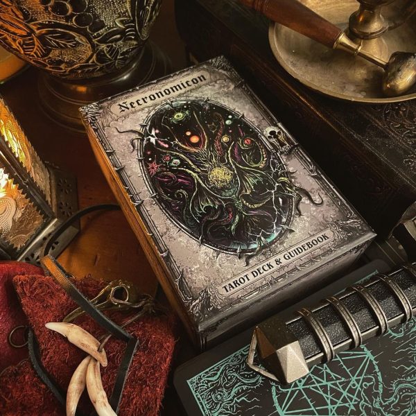 Necronomicon-Tarot-Deck-and-Guidebook-15